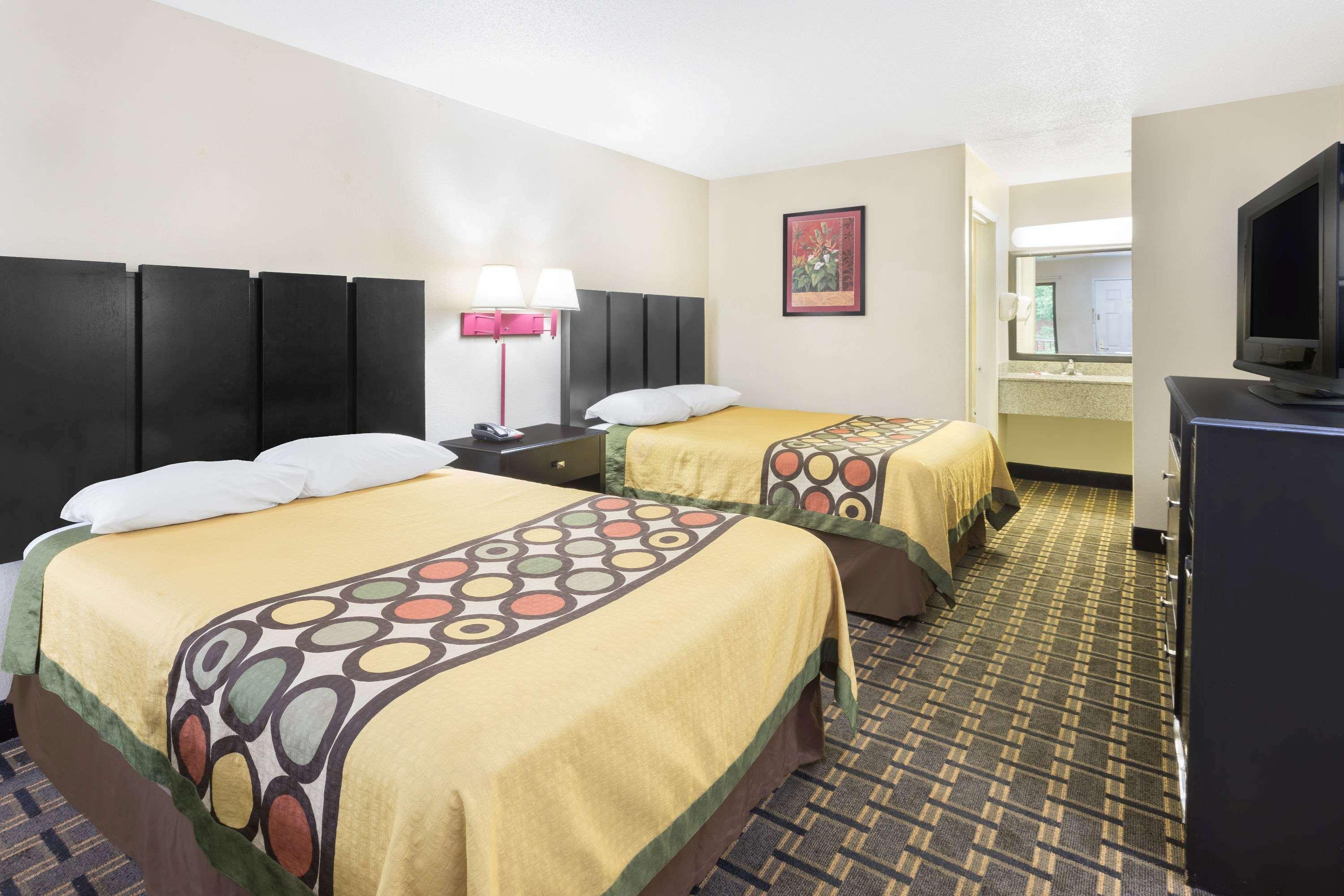 Super 8 By Wyndham Decatur/Lithonia/Atl Area Motel Bagian luar foto