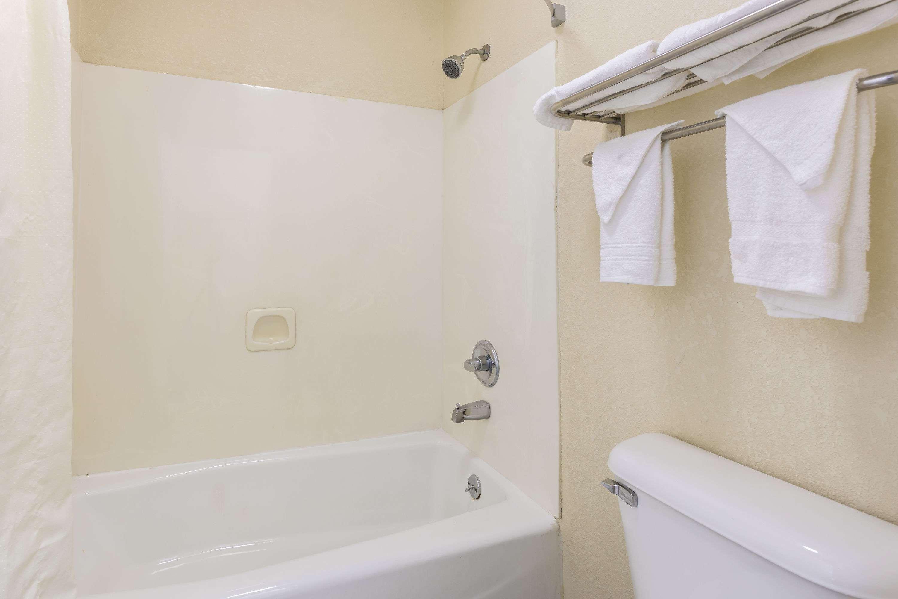 Super 8 By Wyndham Decatur/Lithonia/Atl Area Motel Bagian luar foto