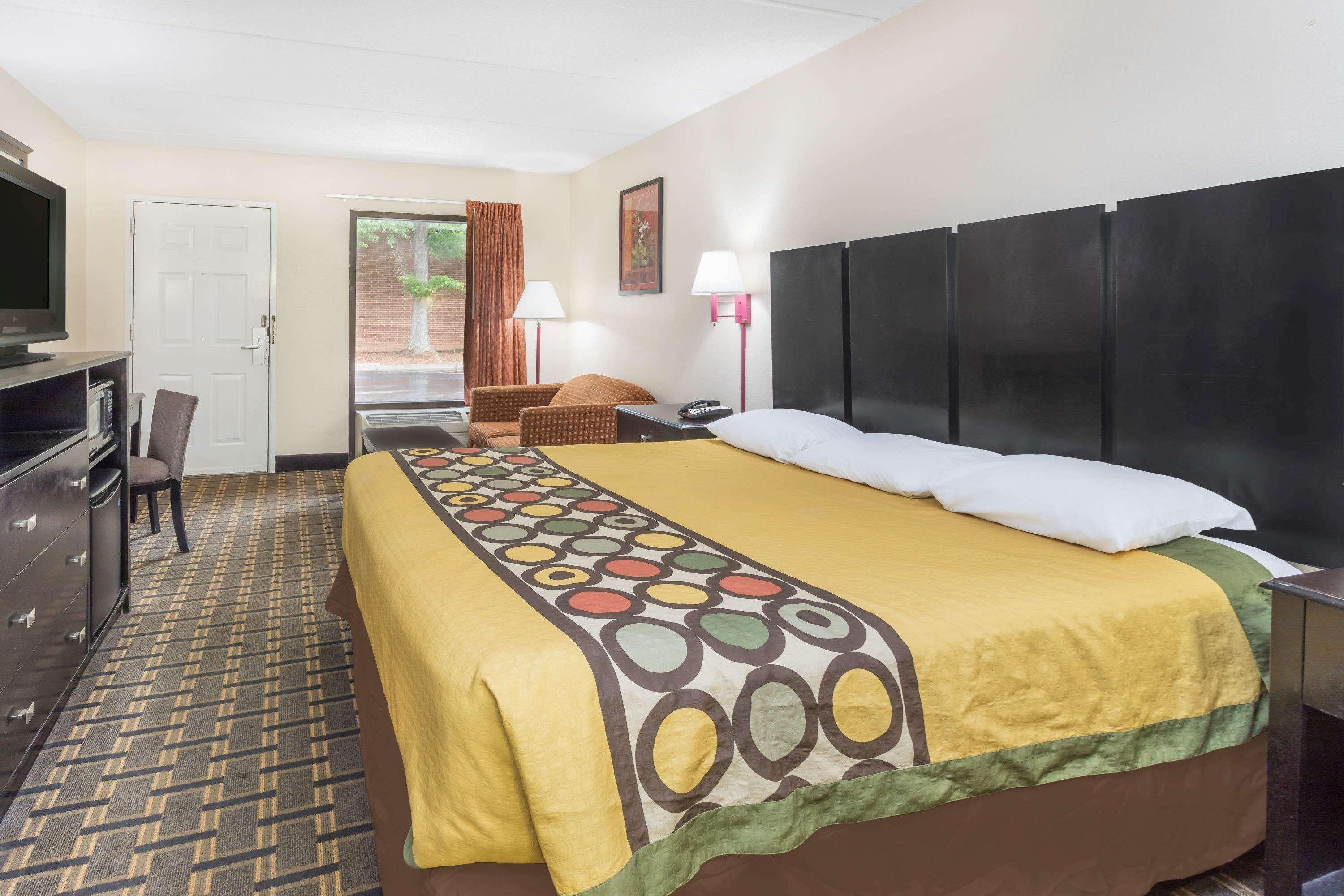 Super 8 By Wyndham Decatur/Lithonia/Atl Area Motel Bagian luar foto