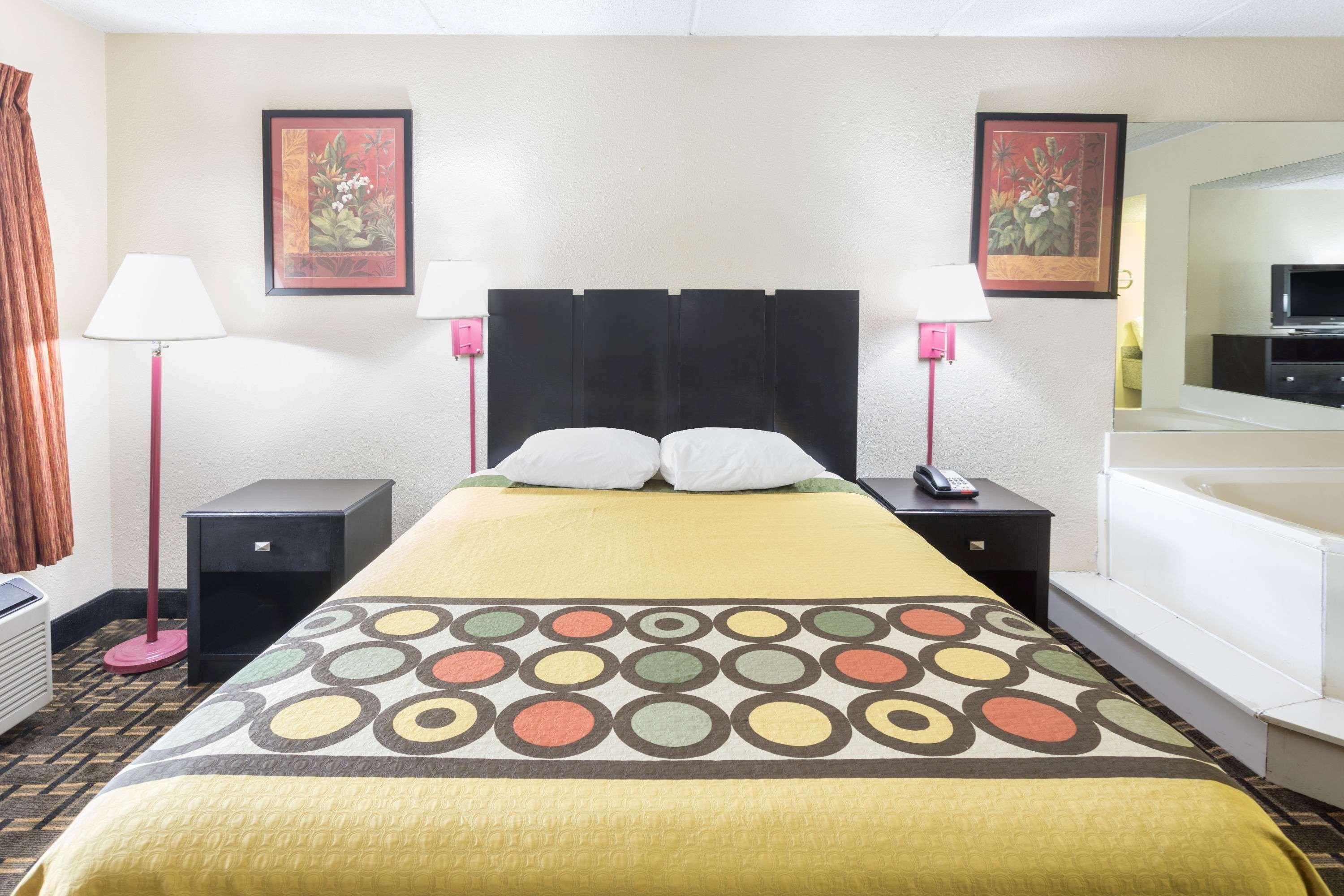 Super 8 By Wyndham Decatur/Lithonia/Atl Area Motel Bagian luar foto