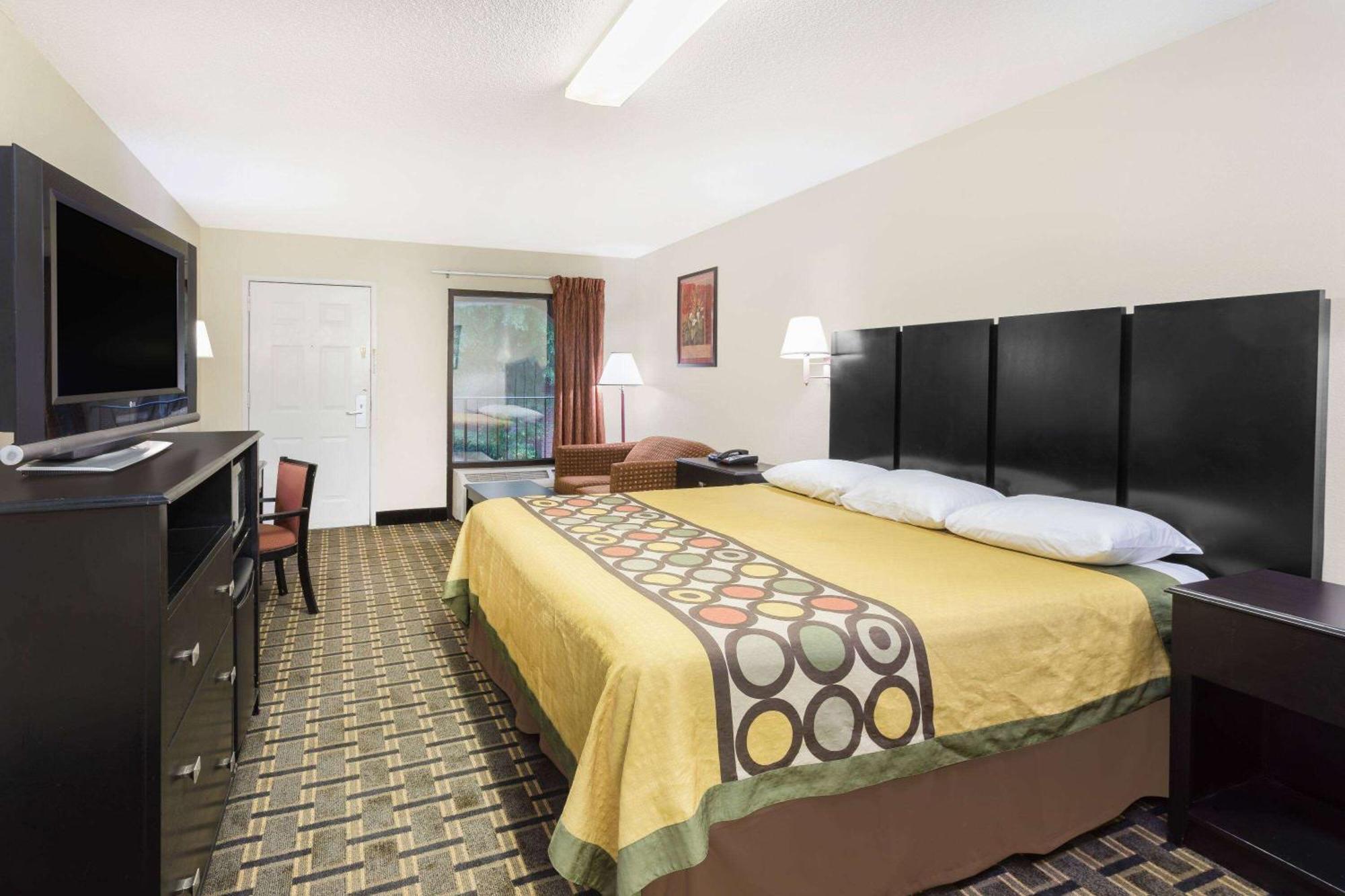 Super 8 By Wyndham Decatur/Lithonia/Atl Area Motel Bagian luar foto